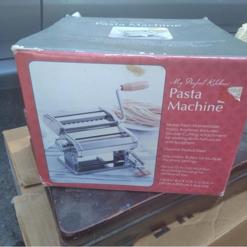 Pasta machine